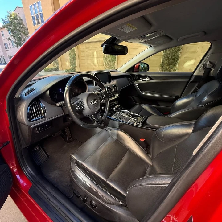 2019 Kia Stinger - Image 13 of 19
