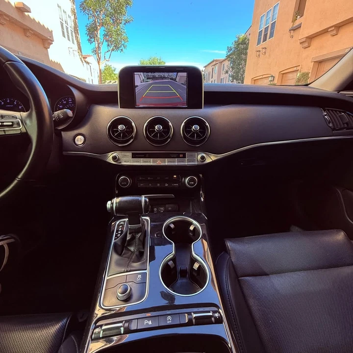 2019 Kia Stinger - Image 12 of 19