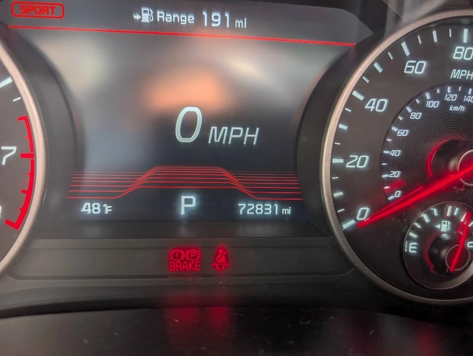 2019 Kia Stinger - Image 14 of 19