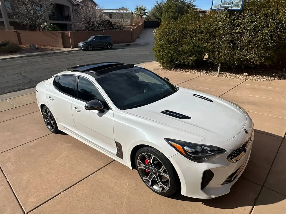 2019 Kia Stinger - Image 14 of 15