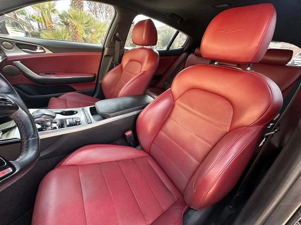 2019 Kia Stinger - Image 8 of 15