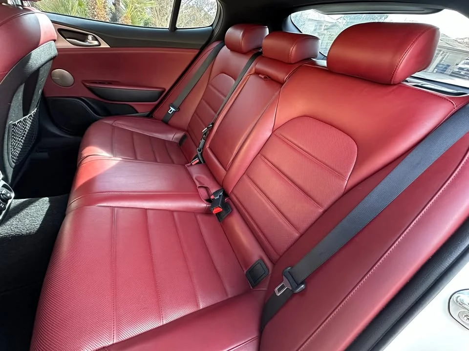 2019 Kia Stinger - Image 10 of 15