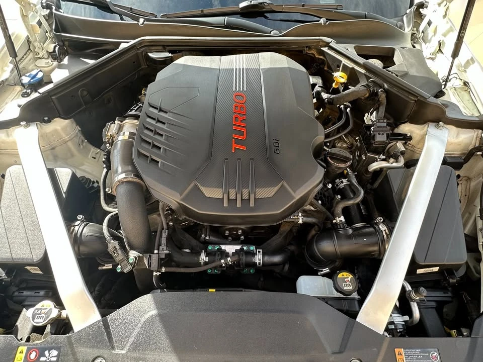 2019 Kia Stinger - Image 11 of 15