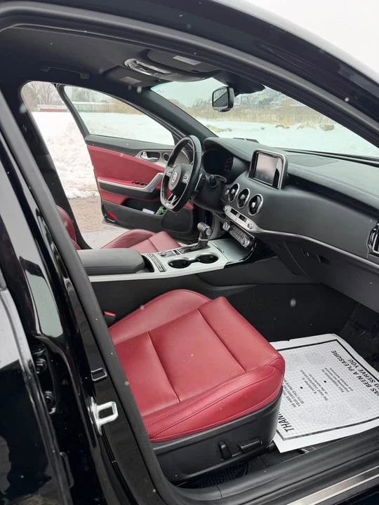 2019 Kia Stinger - Image 5 of 8