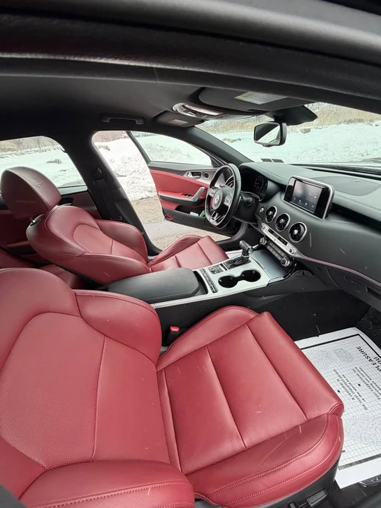 2019 Kia Stinger - Image 6 of 8