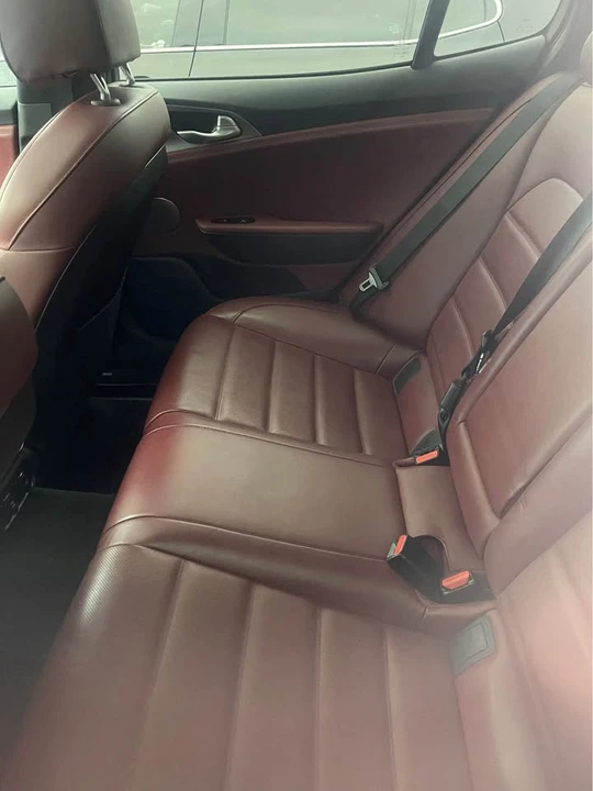 2019 Kia Stinger - Image 5 of 10
