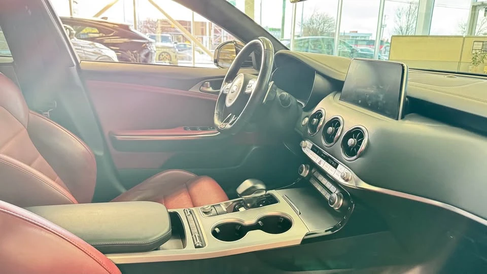 2019 Kia Stinger - Image 4 of 4