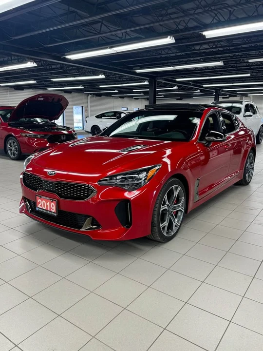 2019 Kia Stinger - Image 2 of 11