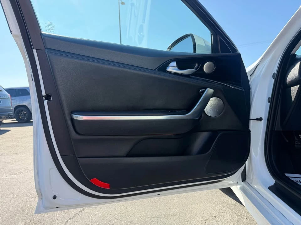 2019 Kia Stinger - Image 10 of 20