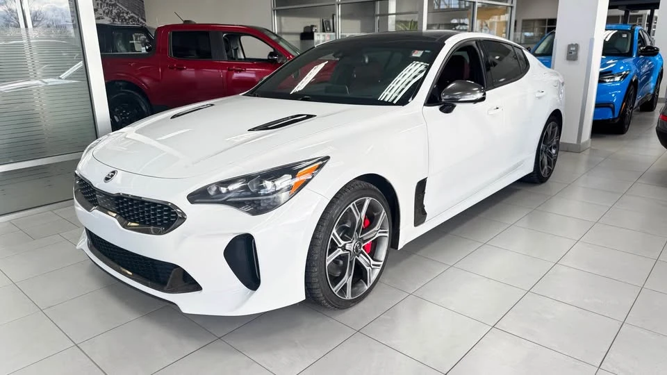 2019 Kia Stinger - Image 2 of 4