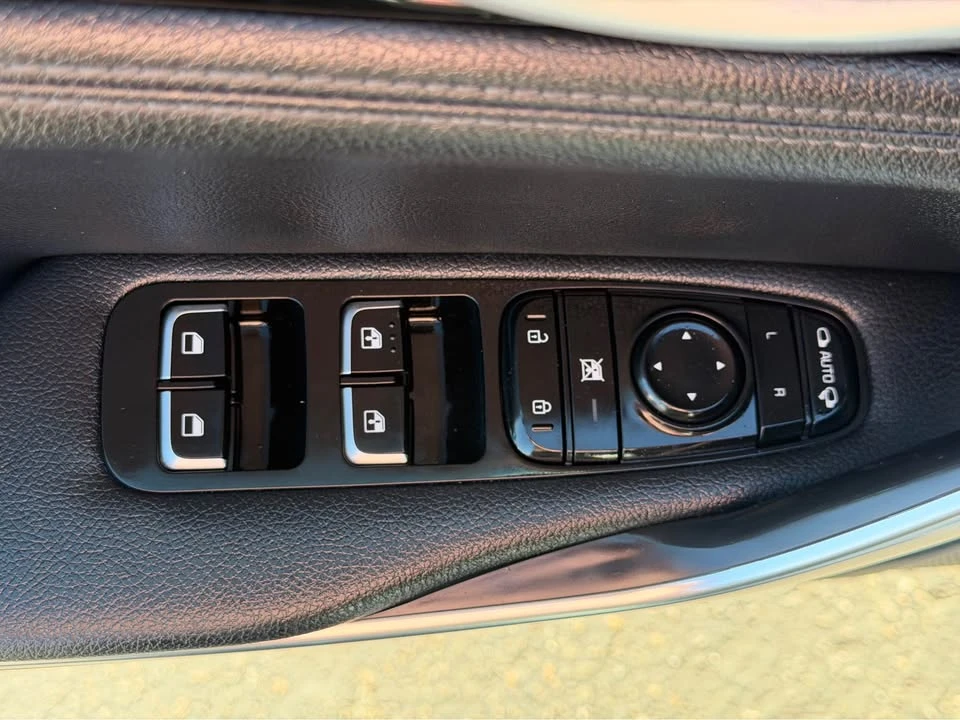2019 Kia Stinger - Image 11 of 20