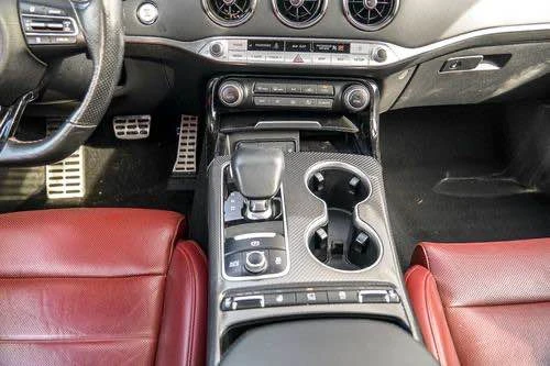 2019 Kia Stinger - Image 11 of 20