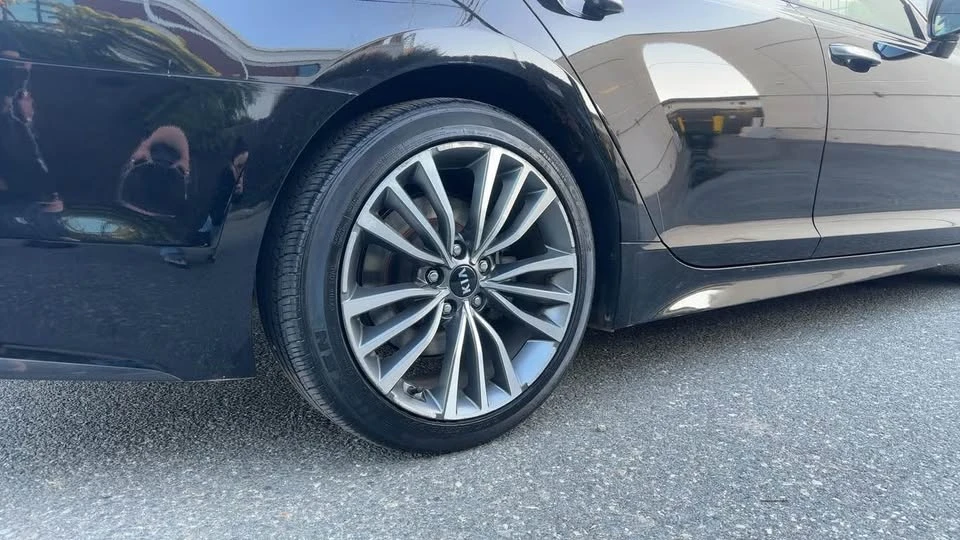2019 Kia Stinger - Image 15 of 16