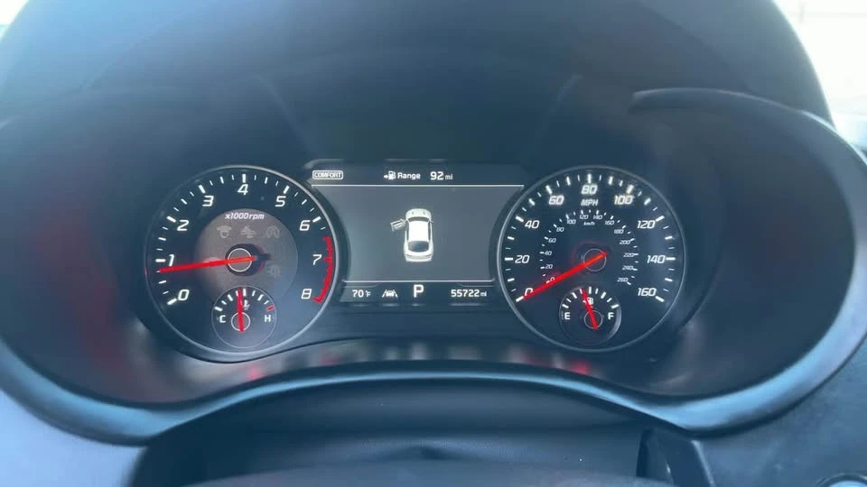 2019 Kia Stinger - Image 12 of 16