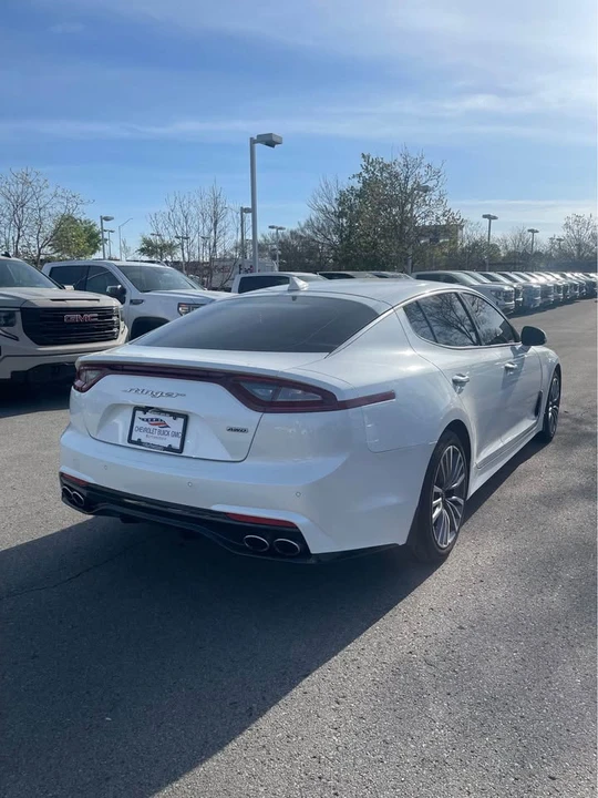 2019 Kia Stinger - Image 3 of 7