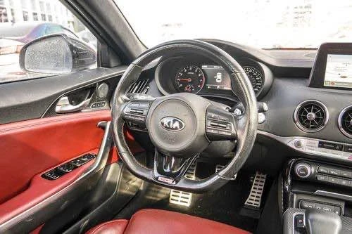 2019 Kia Stinger - Image 8 of 20