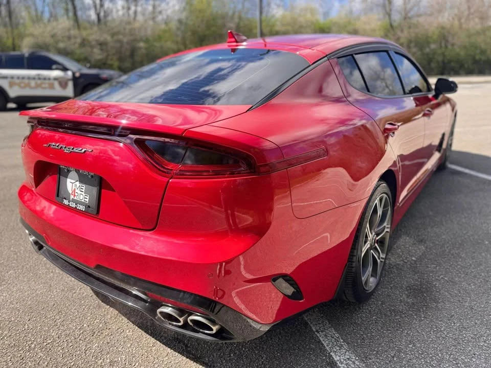 2019 Kia Stinger - Image 8 of 17