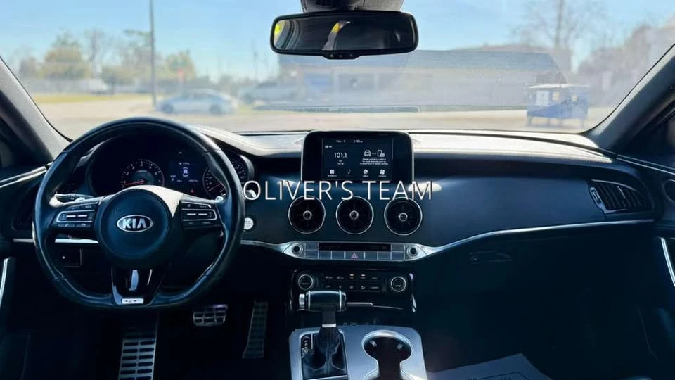 2019 Kia Stinger - Image 3 of 4