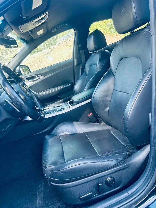 2019 Kia Stinger - Image 11 of 12