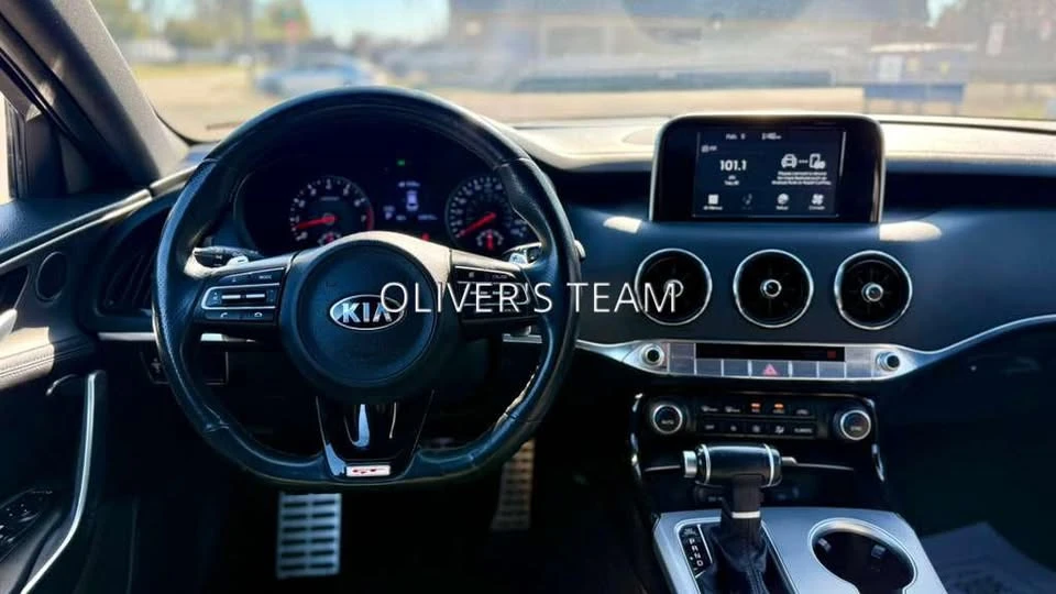 2019 Kia Stinger - Image 3 of 4
