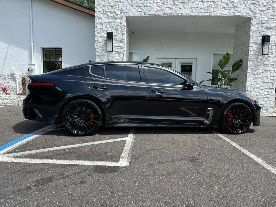 2019 Kia Stinger - Image 16 of 20
