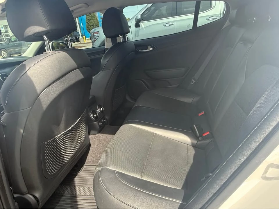 2019 Kia Stinger - Image 10 of 12