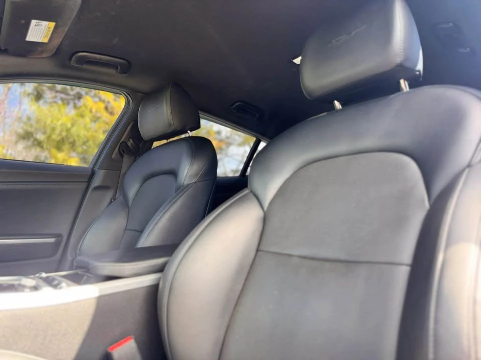 2019 Kia Stinger - Image 13 of 17