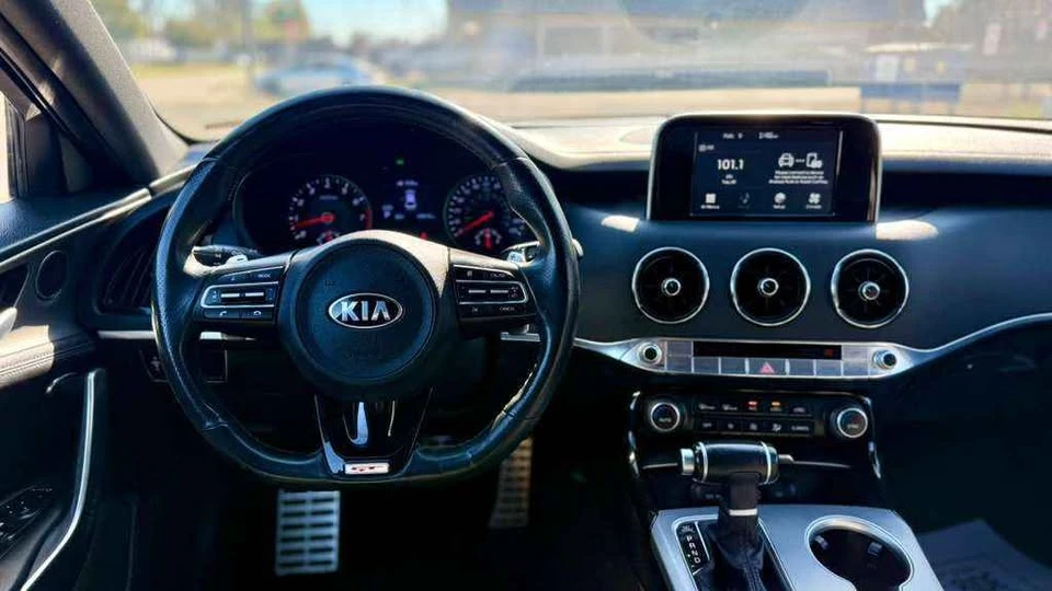 2019 Kia Stinger - Image 10 of 10