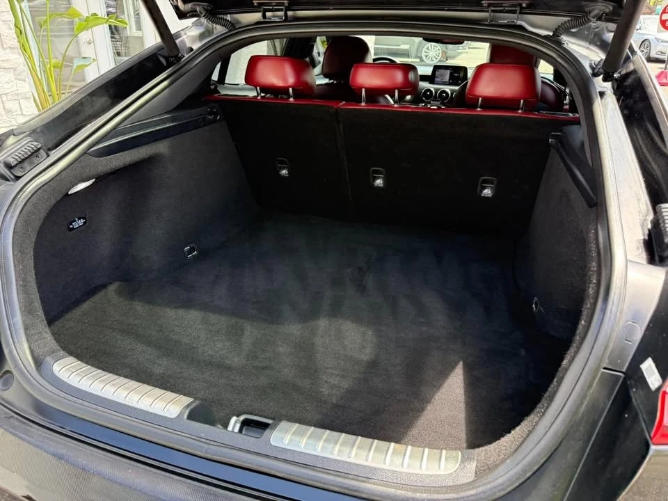 2019 Kia Stinger - Image 18 of 20