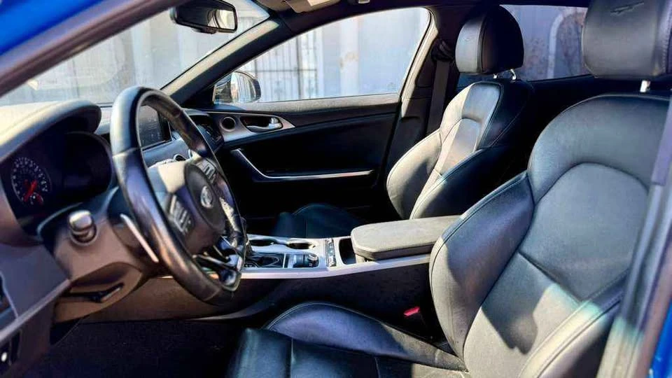 2019 Kia Stinger - Image 6 of 10