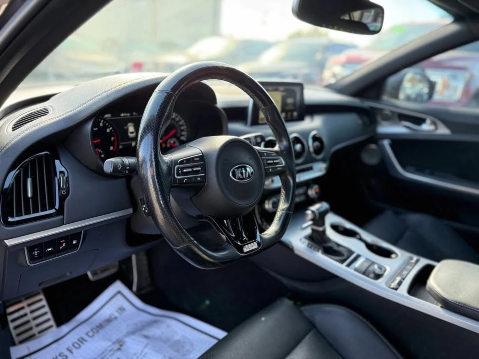 2019 Kia Stinger - Image 13 of 20