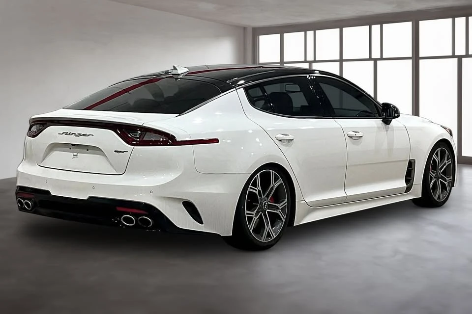 2019 Kia Stinger - Image 2 of 6