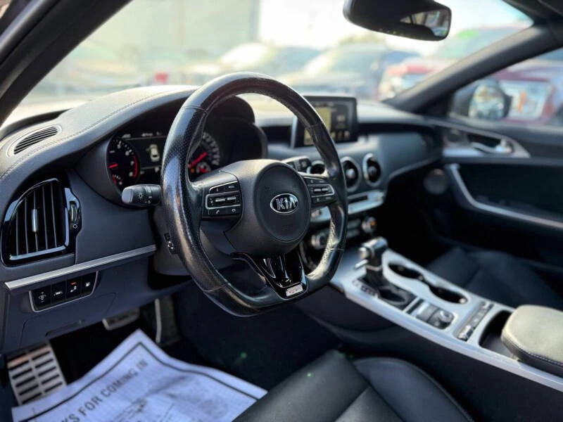 2019 Kia Stinger - Image 11 of 20
