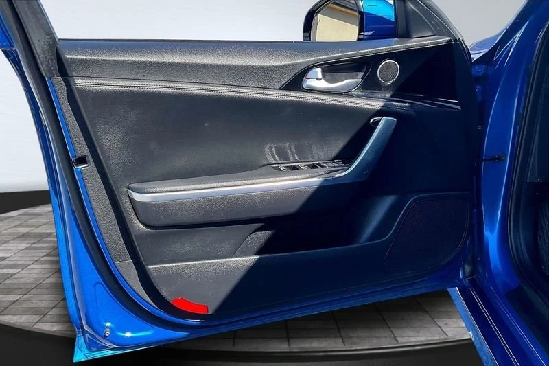 2019 Kia Stinger - Image 9 of 20