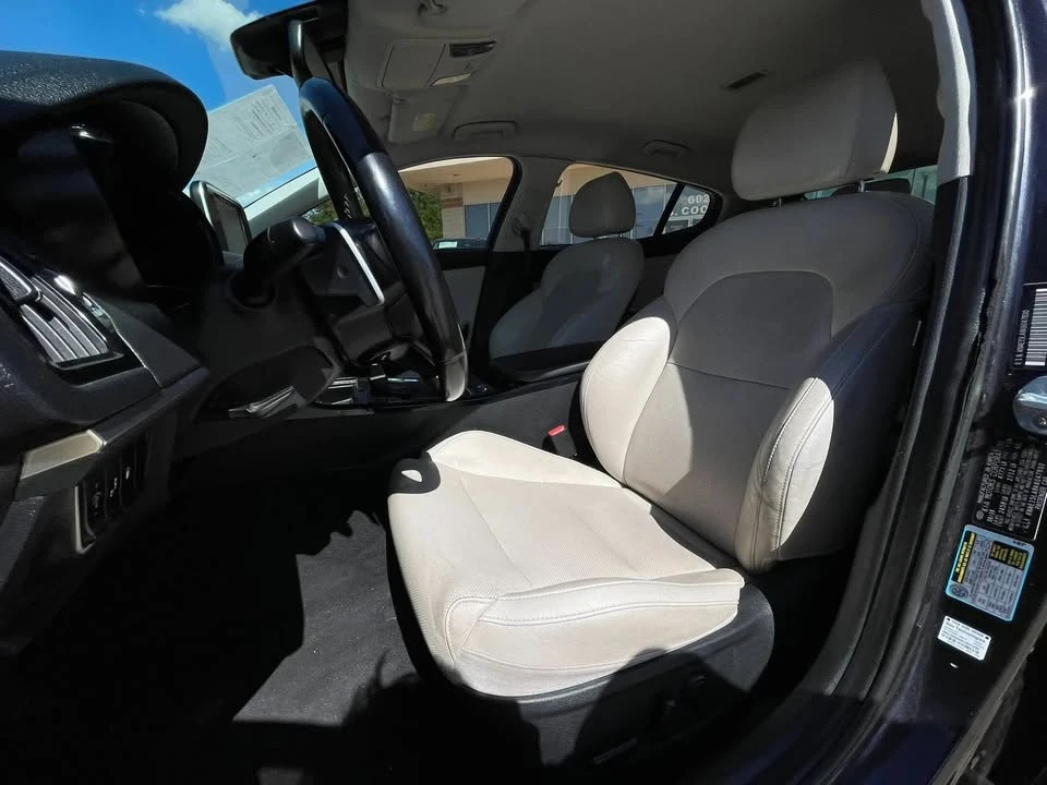 2019 Kia Stinger - Image 2 of 3