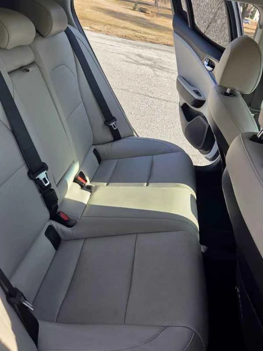 2019 Kia Stinger - Image 6 of 10