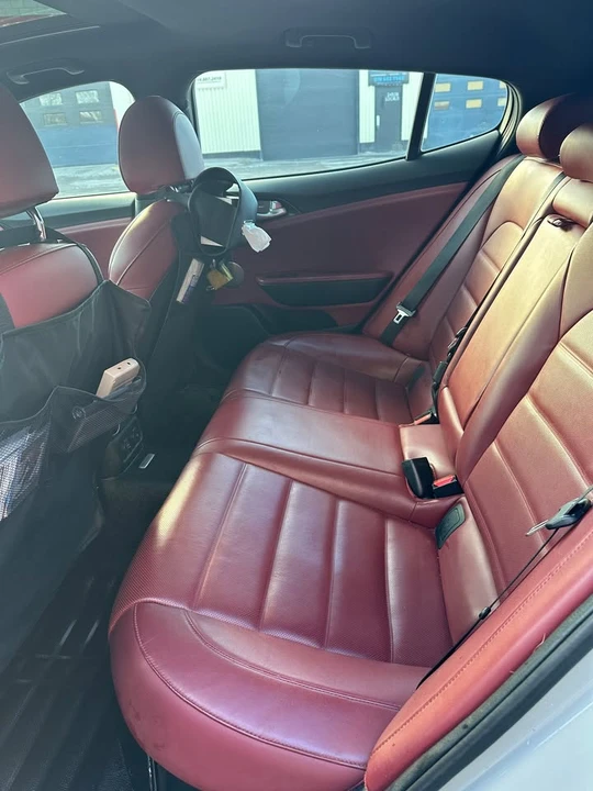 2019 Kia Stinger - Image 9 of 11
