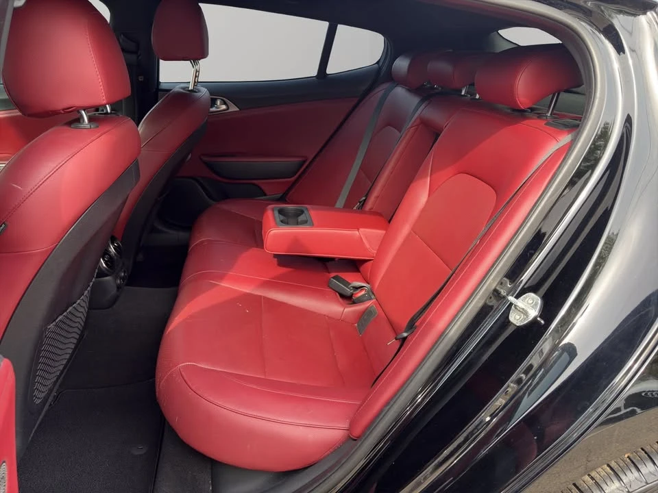 2019 Kia Stinger - Image 10 of 20
