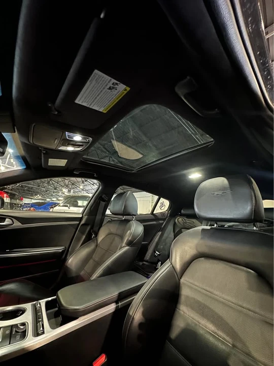 2019 Kia Stinger - Image 9 of 11