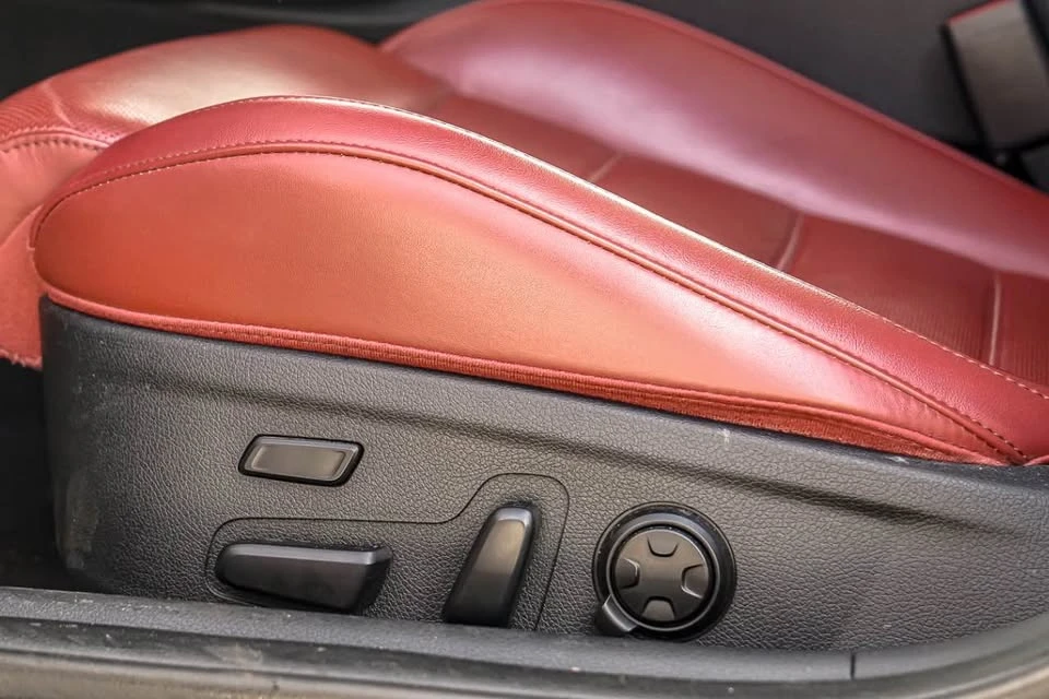 2019 Kia Stinger - Image 8 of 14