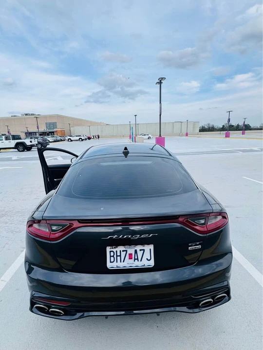 2019 Kia Stinger - Image 2 of 7
