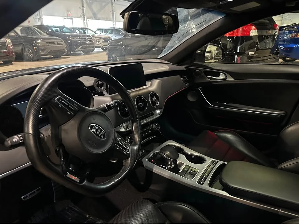 2019 Kia Stinger - Image 8 of 11
