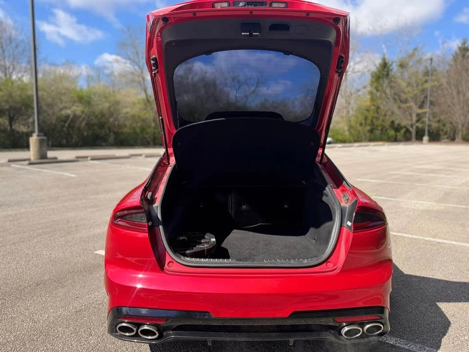 2019 Kia Stinger - Image 9 of 17