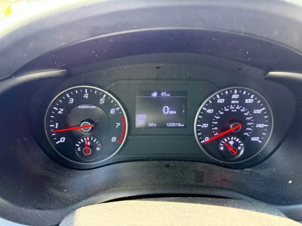 2019 Kia Stinger - Image 17 of 21