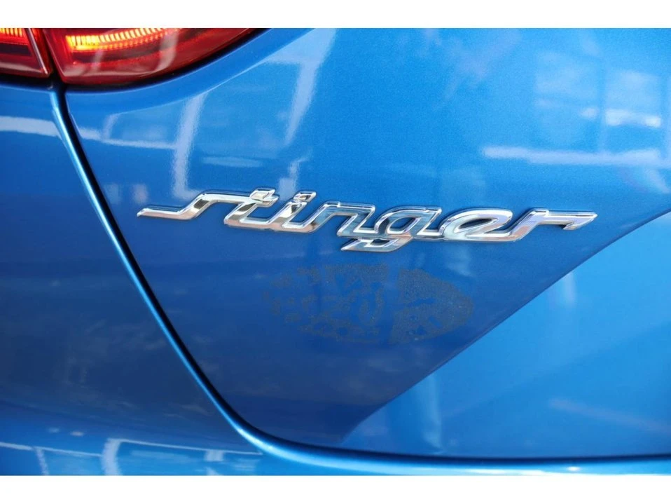 2019 Kia Stinger - Image 11 of 19