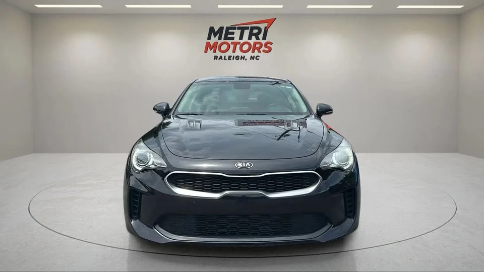 2019 Kia Stinger - Image 8 of 13