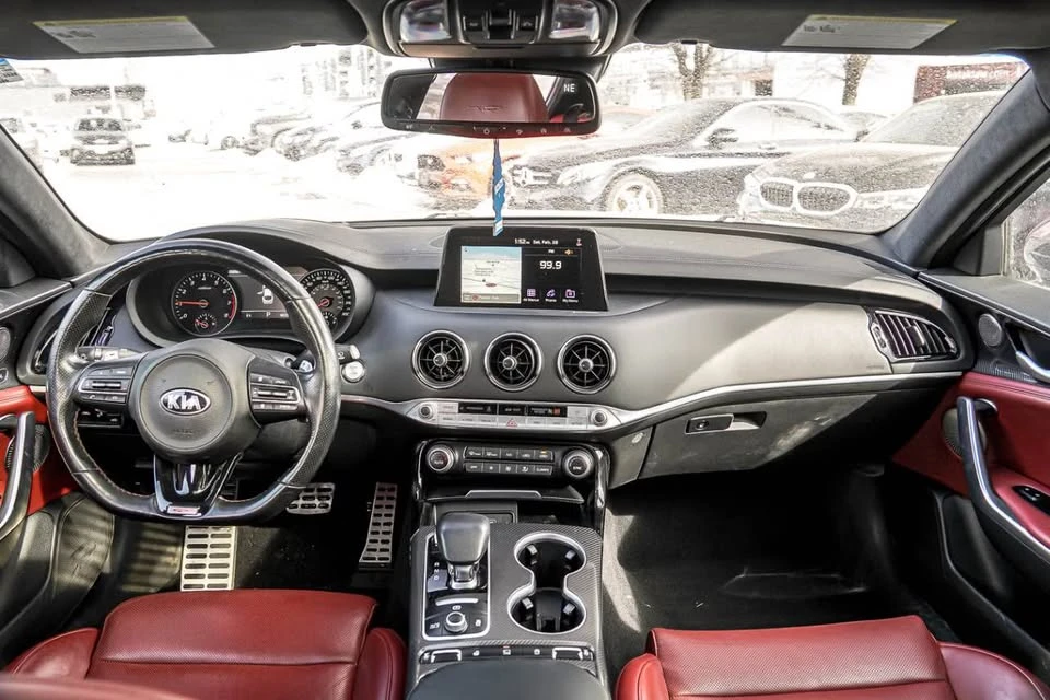 2019 Kia Stinger - Image 10 of 14