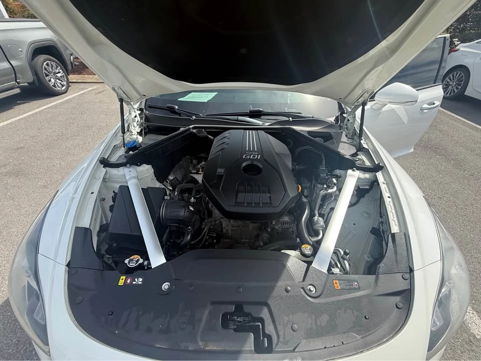 2019 Kia Stinger - Image 8 of 12