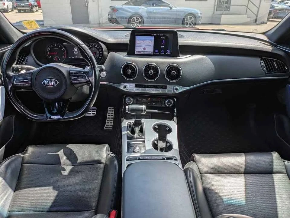 2019 Kia Stinger - Image 11 of 13