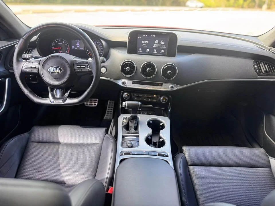 2019 Kia Stinger - Image 17 of 17